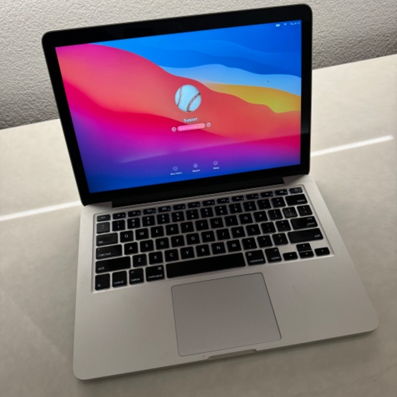 Apple Laptop MacBook Pro, 13-inch, Retina Display, Dual-Core Intel Core i5 - Picture 6 of 6